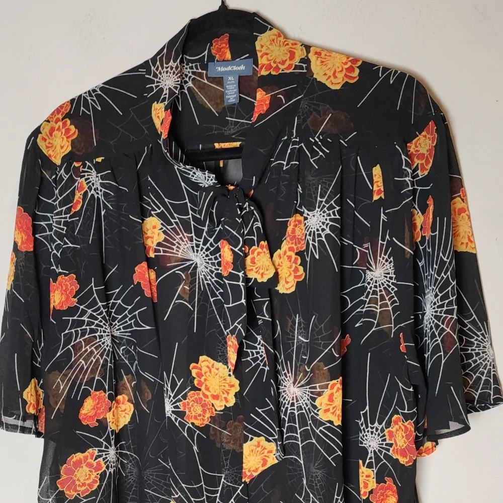 NWT ModCloth Spider Webs Floral Tie-Neck Sheer Black Orange Button Blouse Top XL - Picture 13 of 14